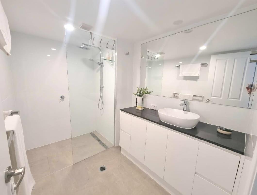 On The River Apartments Maroochydore Exterior foto